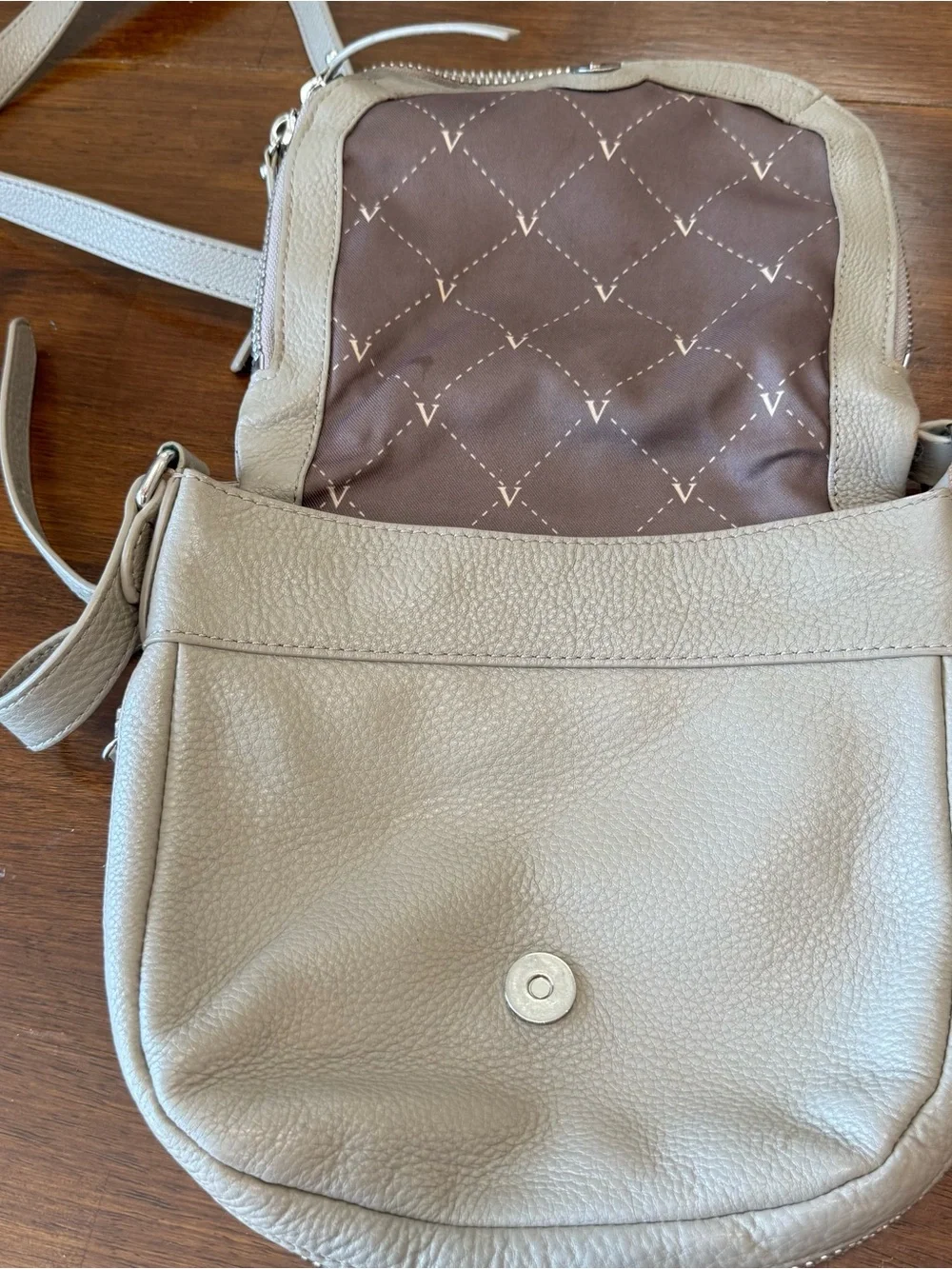 Vince Camuto Pebbled Leather Crossbody Bag Zipper Pockets Gray 9x9 Inch